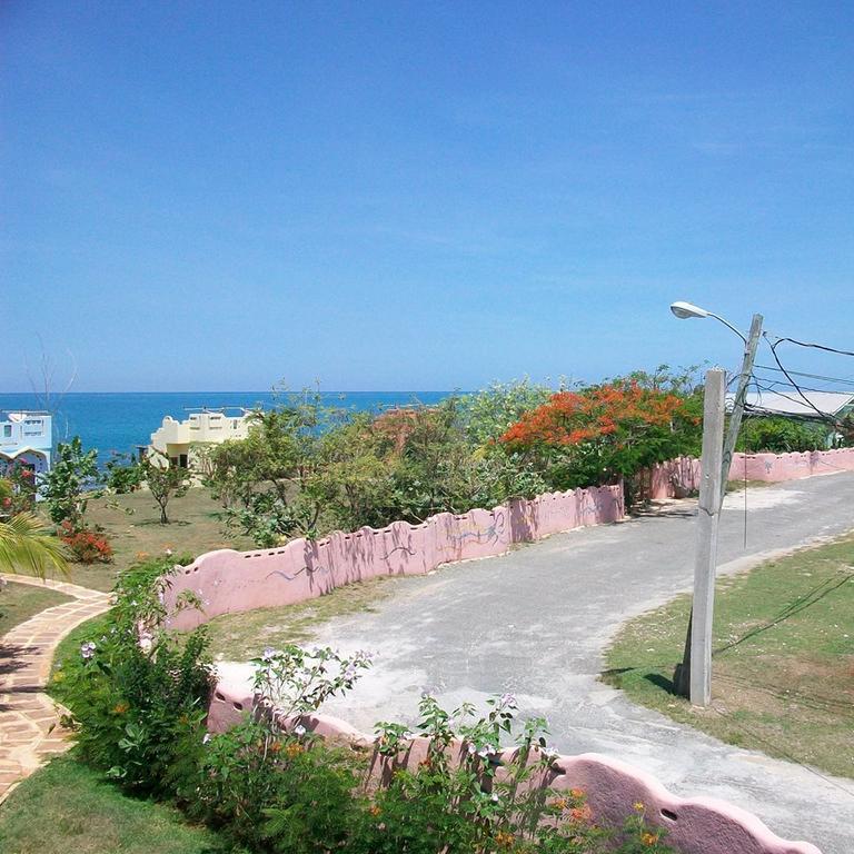 Brytan Villa Treasure Beach Room photo