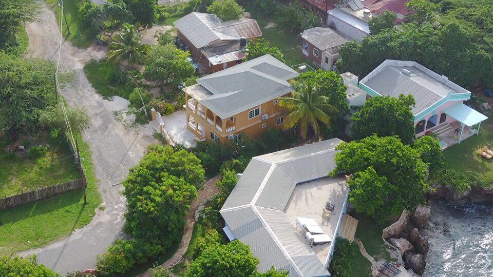 Brytan Villa Treasure Beach Exterior photo